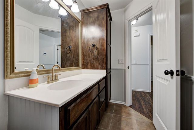 417 Tecumseh Meadows Court, Norman, OK 73069