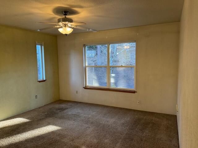 1986 Kelly Way, Grants Pass, OR 97527