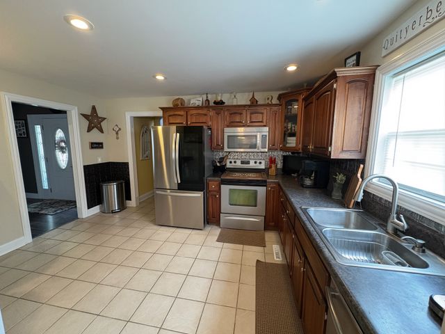 109 Carrie Mae Cir, Portland, TN 37148