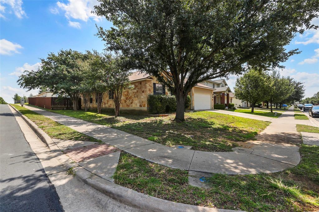 203 Avalanche Ave, Georgetown, TX 78626