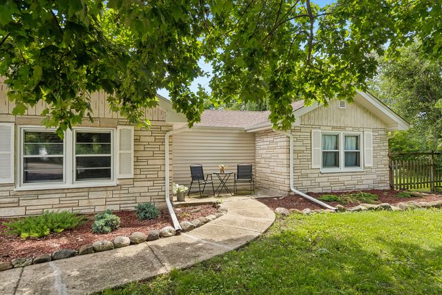 26735 W Il Route 173, Antioch, IL 60002