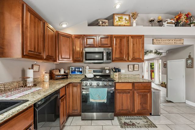 26735 W Il Route 173, Antioch, IL 60002