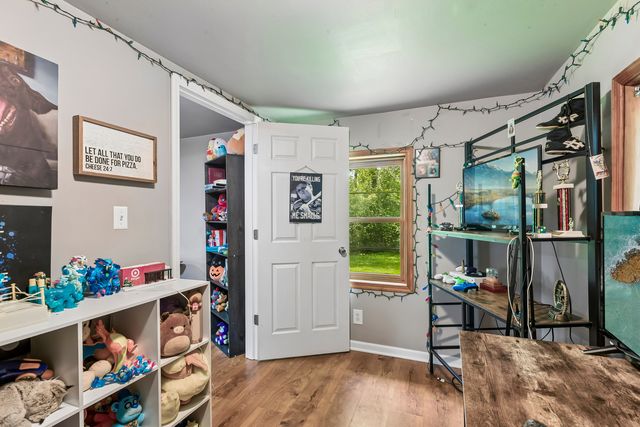 26735 W Il Route 173, Antioch, IL 60002