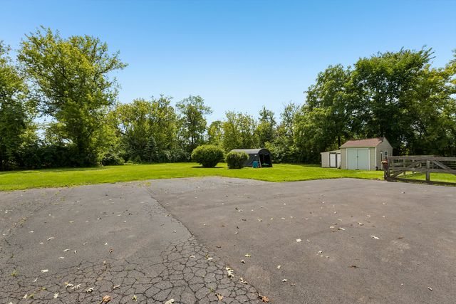 26735 W Il Route 173, Antioch, IL 60002