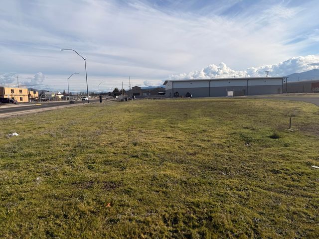 1507 N Central Avenue, Medford, OR 97501