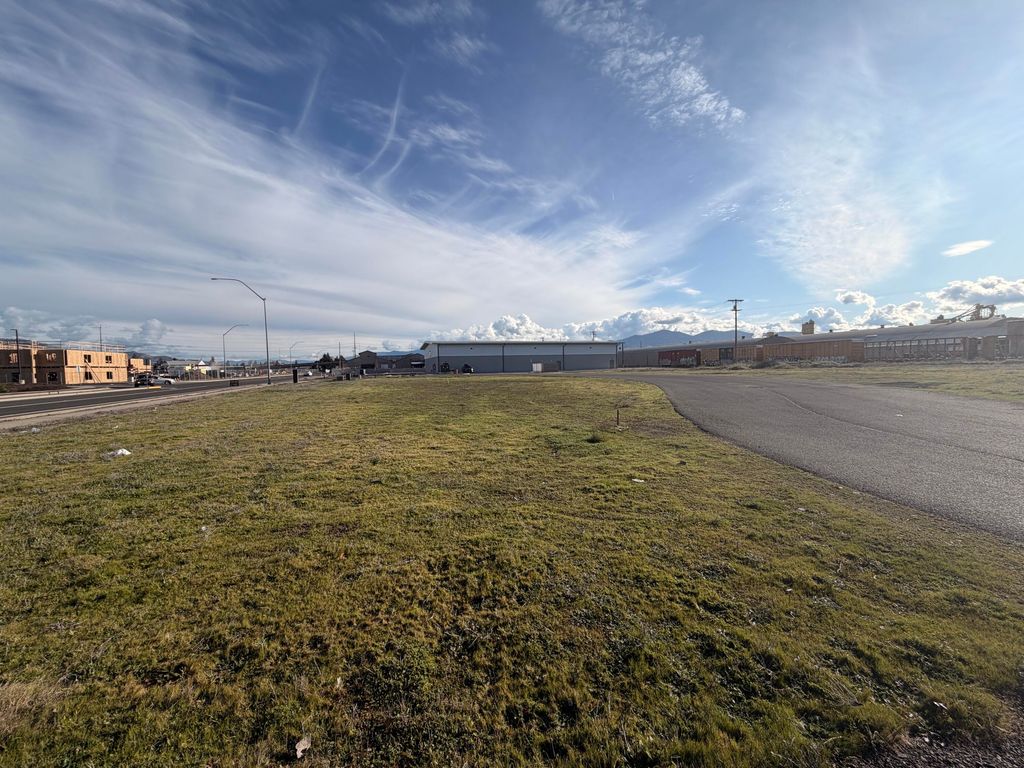 1507 N Central Avenue, Medford, OR 97501