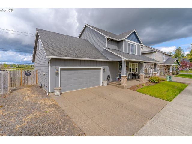 905 PINTAIL St, Silverton, OR 97381