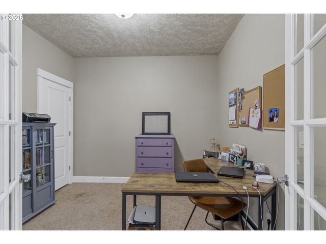 905 PINTAIL St, Silverton, OR 97381