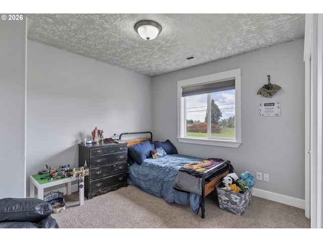 905 PINTAIL St, Silverton, OR 97381