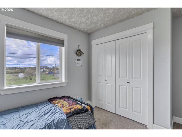 905 PINTAIL St, Silverton, OR 97381