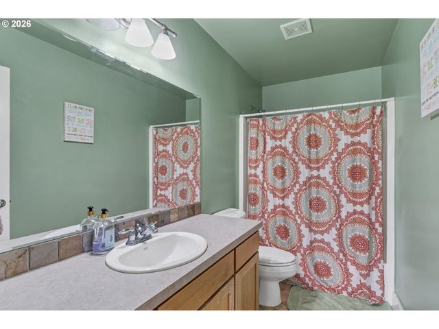 905 PINTAIL St, Silverton, OR 97381