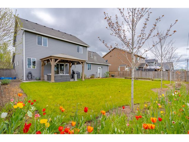 905 PINTAIL St, Silverton, OR 97381