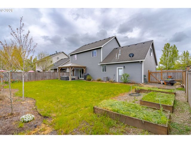 905 PINTAIL St, Silverton, OR 97381