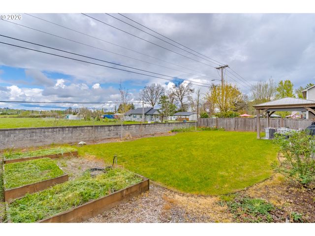905 PINTAIL St, Silverton, OR 97381
