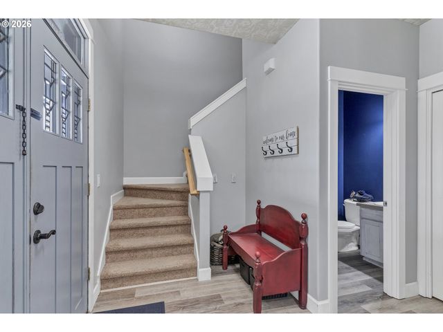 905 PINTAIL St, Silverton, OR 97381