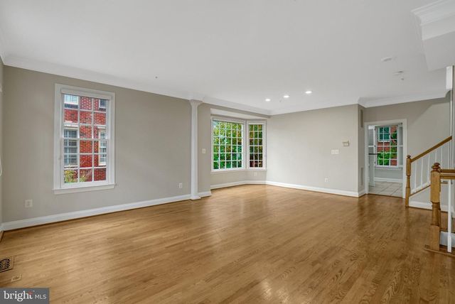 1210 ROUNDHOUSE LN, Alexandria, VA 22314