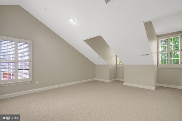 1210 ROUNDHOUSE LN, Alexandria, VA 22314