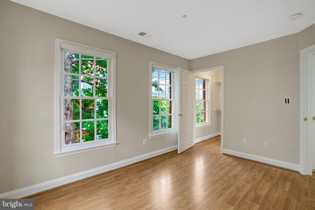 1210 ROUNDHOUSE LN, Alexandria, VA 22314