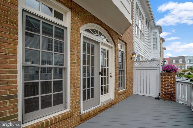 1210 ROUNDHOUSE LN, Alexandria, VA 22314