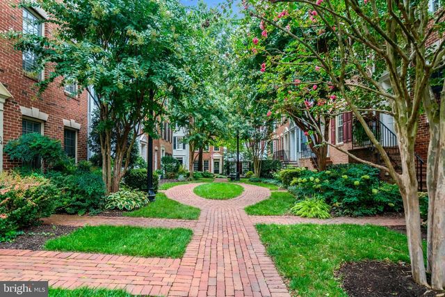 1210 ROUNDHOUSE LN, Alexandria, VA 22314