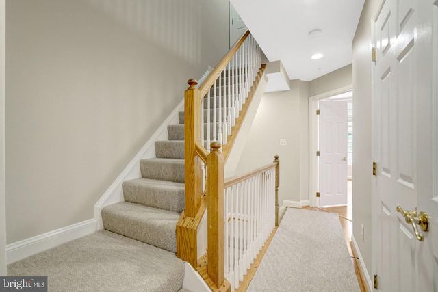 1210 ROUNDHOUSE LN, Alexandria, VA 22314