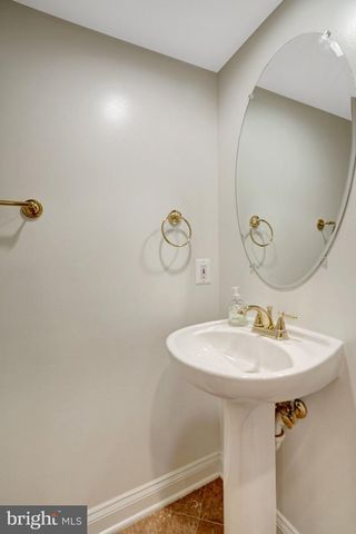 1210 ROUNDHOUSE LN, Alexandria, VA 22314