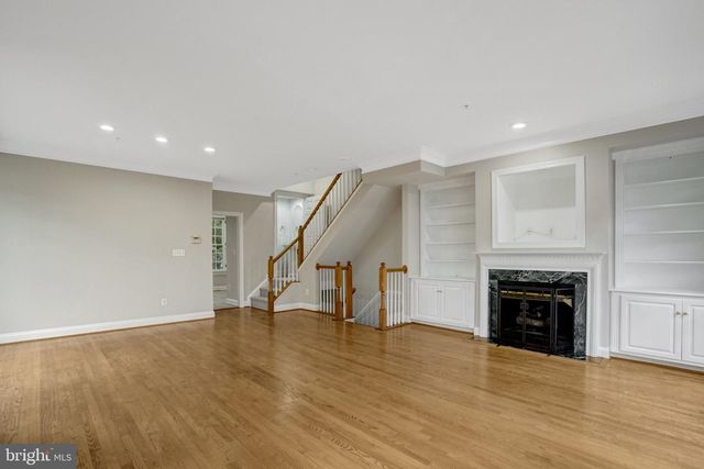 1210 ROUNDHOUSE LN, Alexandria, VA 22314