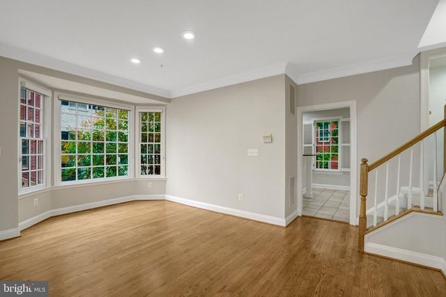 1210 ROUNDHOUSE LN, Alexandria, VA 22314