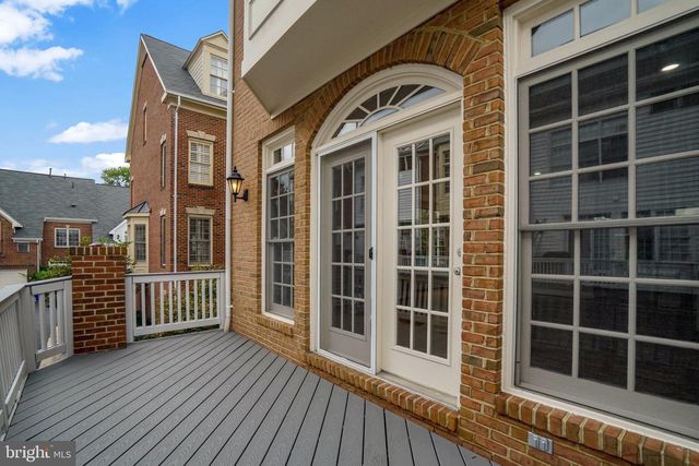 1210 ROUNDHOUSE LN, Alexandria, VA 22314