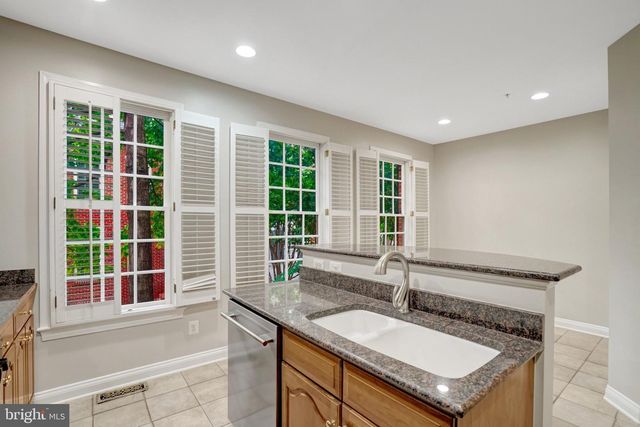 1210 ROUNDHOUSE LN, Alexandria, VA 22314