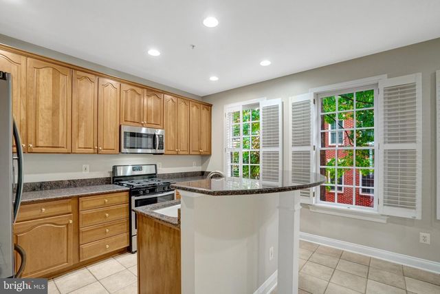 1210 ROUNDHOUSE LN, Alexandria, VA 22314