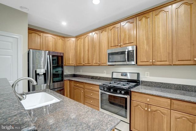 1210 ROUNDHOUSE LN, Alexandria, VA 22314