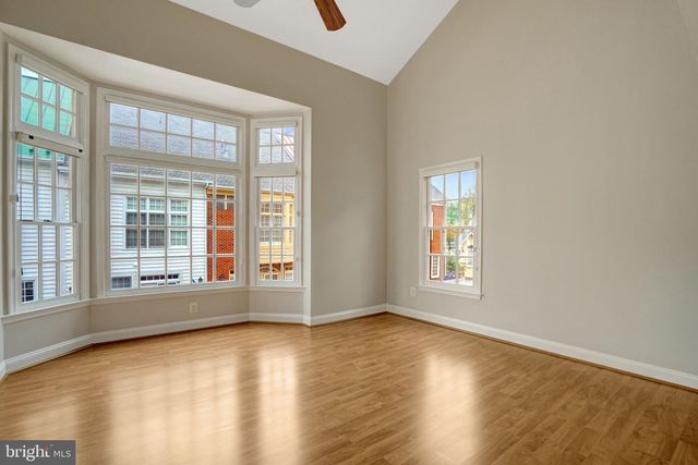 1210 ROUNDHOUSE LN, Alexandria, VA 22314