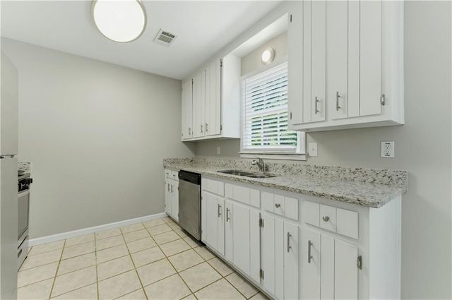 615 Hickory Nobb, Sugar Hill, GA 30518
