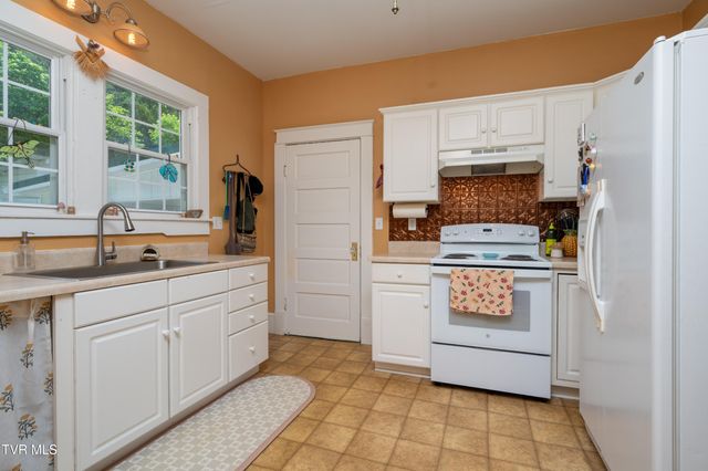 110 Charles Smith Road, Watauga, TN 37694
