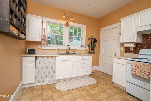 110 Charles Smith Road, Watauga, TN 37694