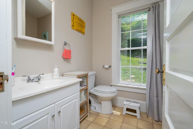 110 Charles Smith Road, Watauga, TN 37694