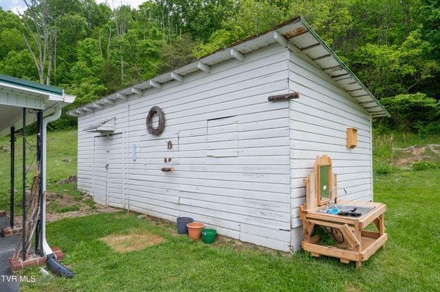 110 Charles Smith Road, Watauga, TN 37694