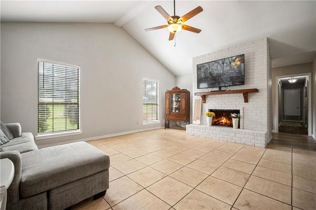 2556 Meadowview Drive, Mobile, AL 36695