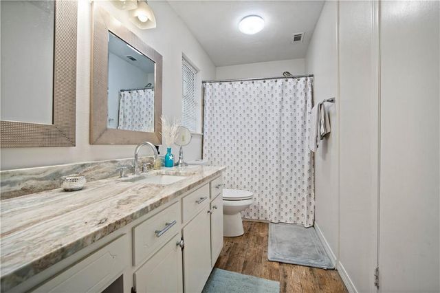 2556 Meadowview Drive, Mobile, AL 36695