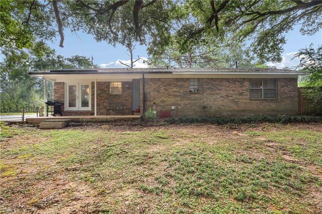 2556 Meadowview Drive, Mobile, AL 36695