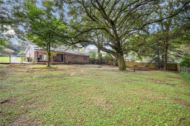 2556 Meadowview Drive, Mobile, AL 36695