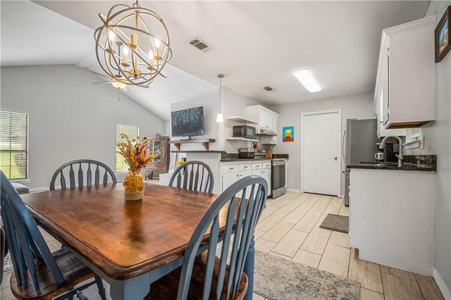 2556 Meadowview Drive, Mobile, AL 36695