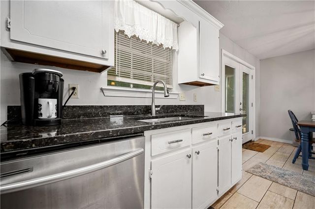 2556 Meadowview Drive, Mobile, AL 36695