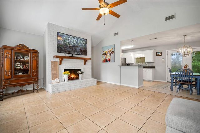 2556 Meadowview Drive, Mobile, AL 36695