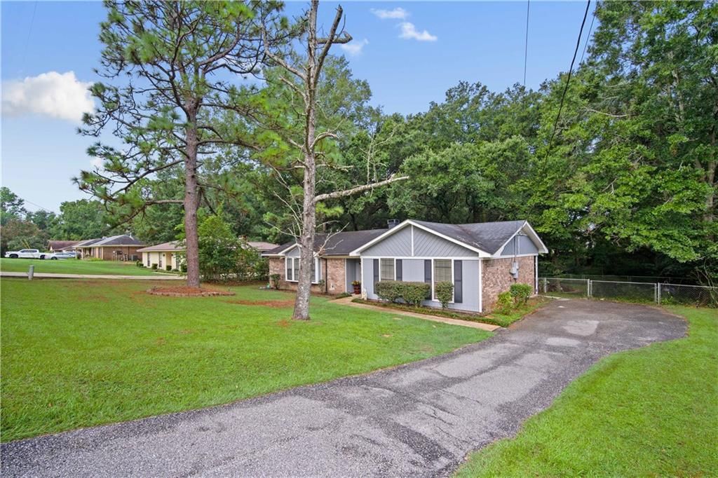 2556 Meadowview Drive, Mobile, AL 36695 — photo 2