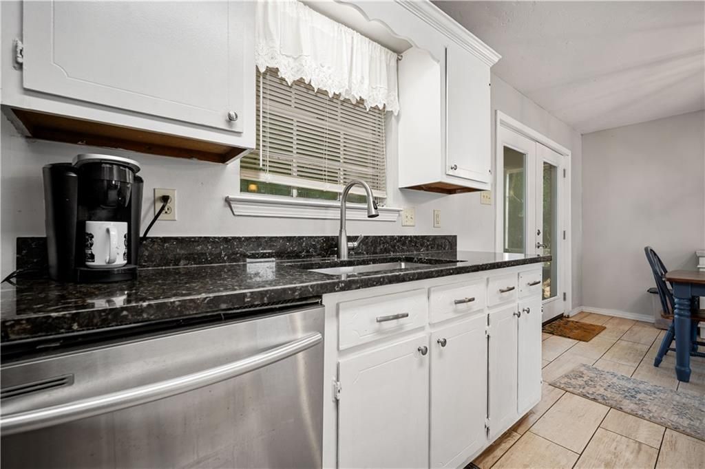 2556 Meadowview Drive, Mobile, AL 36695 — photo 5