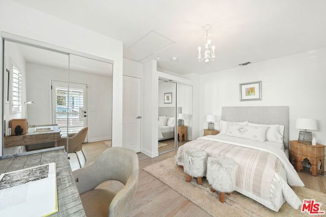 1323 PRINCETON Street, Santa Monica, CA 90404