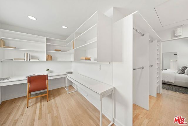 1323 PRINCETON Street, Santa Monica, CA 90404