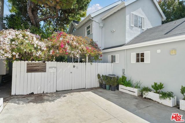 1323 PRINCETON Street, Santa Monica, CA 90404
